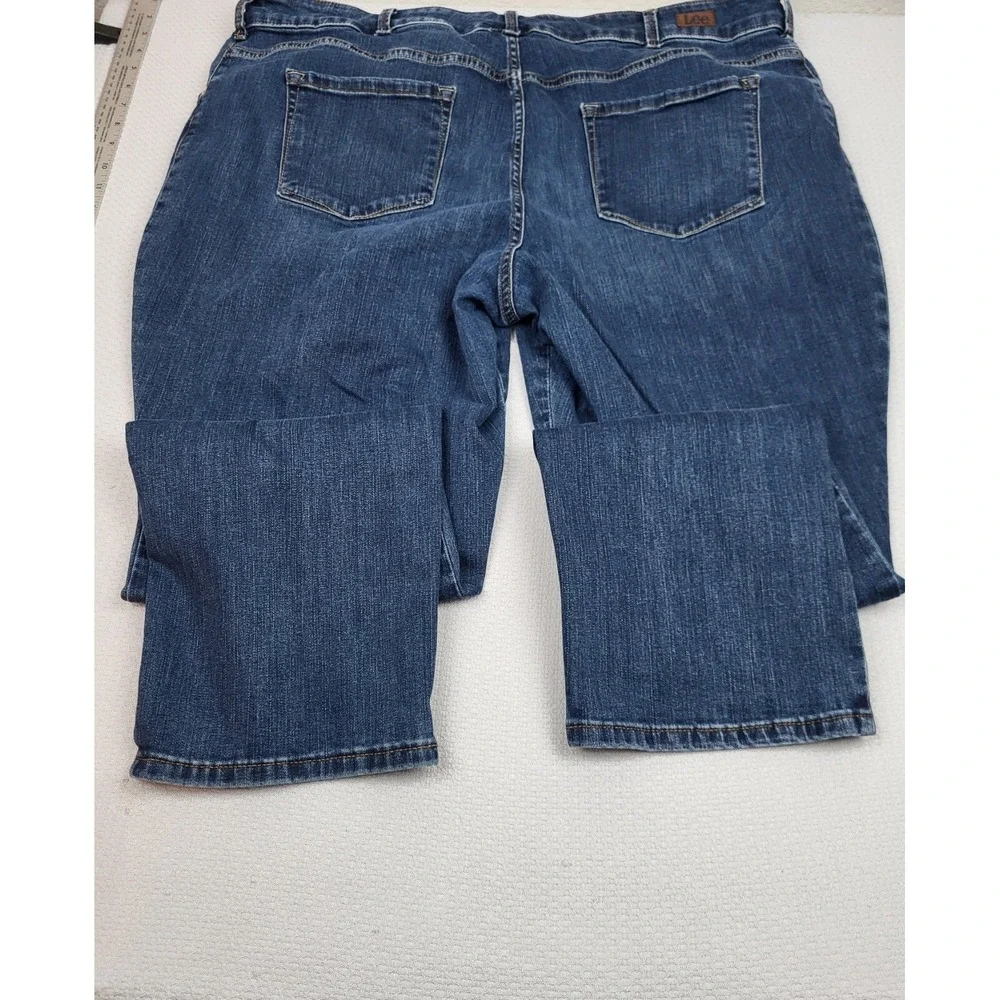 Lee Extreme Motion Jeans Womens 24 Medium Straight Leg High Rise Denim Whiskered